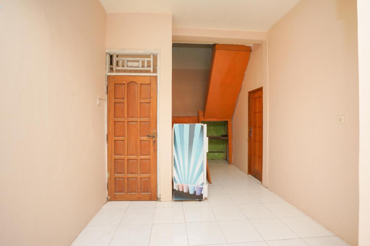 Oyo 2656 Az Zahra Residence Syariah Surabaya Exterior photo